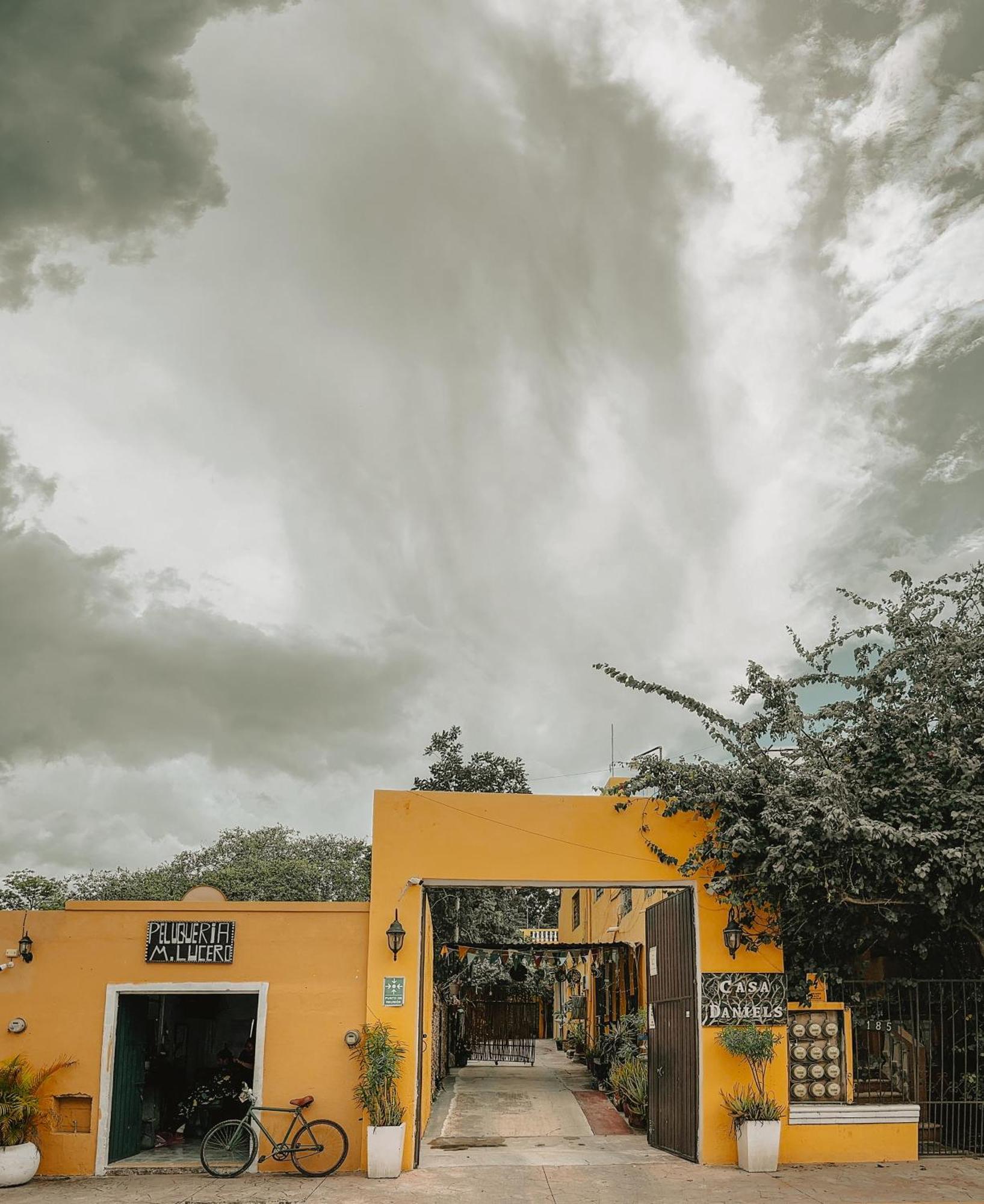 Casa Daniels Guesthouse วัลลาโดลิด ภายนอก รูปภาพ